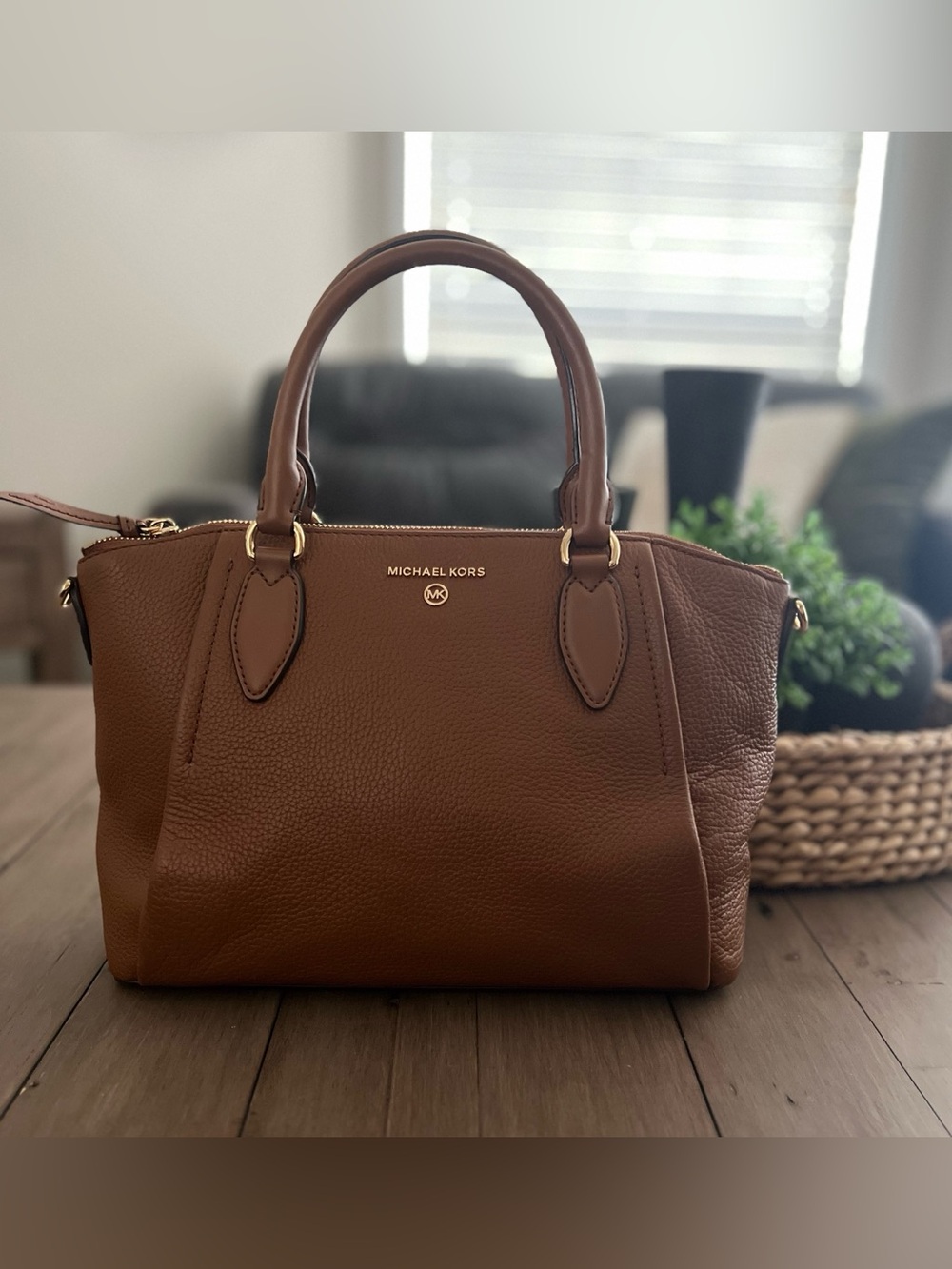 Michael Kors Sienna Medium Messenger Bag